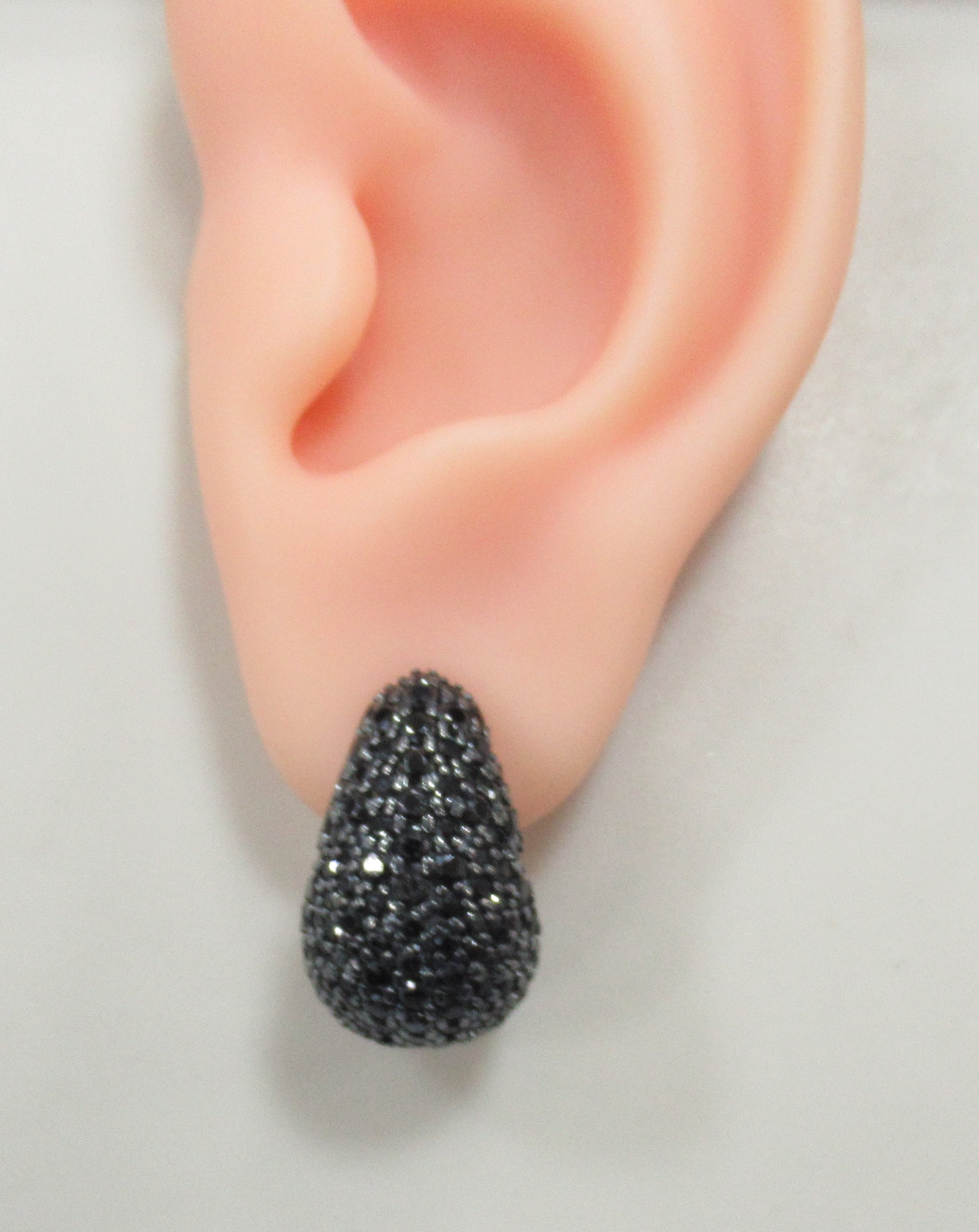 Серебряные серьги со шпинелью